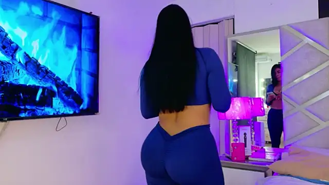 Snapshot of RoseMariee_ chatting on 07-28-26, 04:42 RoseMariee online show from 07-28-26, 04:42