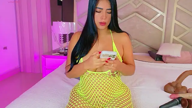 Snapshot of RoseMariee_ chatting on 05-31-26, 01:39 RoseMariee online show from 05-31-26, 01:39