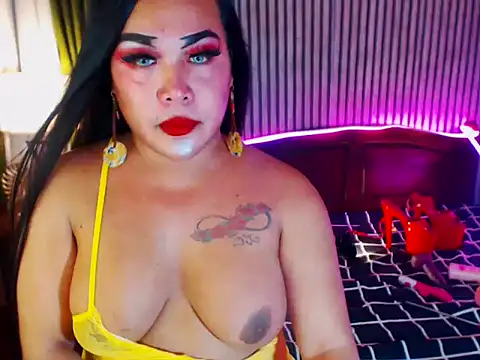 Snapshot of CumFactoryLuna chatting on 04-26-26, 09:50 CumFactoryLuna online show from 04-26-26, 09:50
