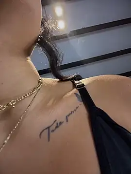 Snapshot of MystiqueXXX chatting on 02-02-26, 01:21 MystiqueXXX online show from 02-02-26, 01:21