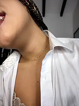 Snapshot of MystiqueXXX chatting on 02-17-26, 01:19 MystiqueXXX online show from 02-17-26, 01:19