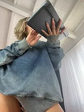 MystiqueXXX online show from 11-17-25, 01:04