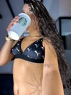 Snapshot of MystiqueXXX chatting on 02-10-26, 01:21 MystiqueXXX online show from 02-10-26, 01:21