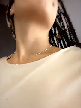 Snapshot of MystiqueXXX chatting on 02-13-26, 01:22 MystiqueXXX online show from 02-13-26, 01:22