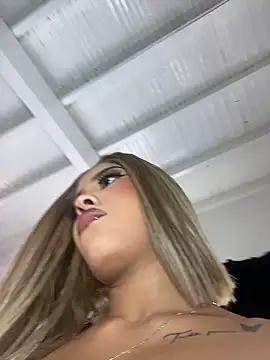 Snapshot of MystiqueXXX chatting on 01-17-26, 01:15 MystiqueXXX online show from 01-17-26, 01:15