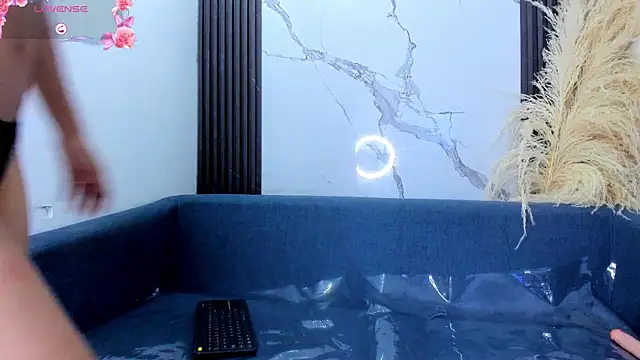 CristineCaru online show from 02-04-26, 12:00