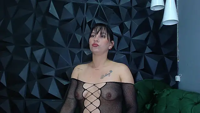 helenasaenz online show from 11-21-25, 12:37