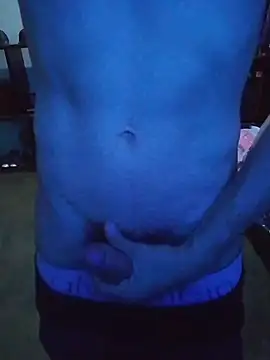 Snapshot of elinnki chatting on 12-16-25, 06:34 elinnki online show from 12-16-25, 06:34