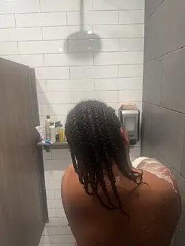 reinagotthroat online show from 04-10-26, 06:04