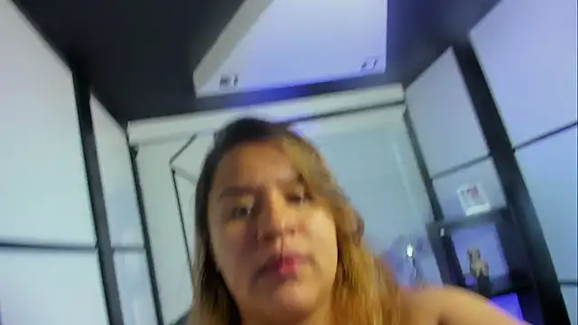 ElaBourn  online show from 10-17-25, 02:08