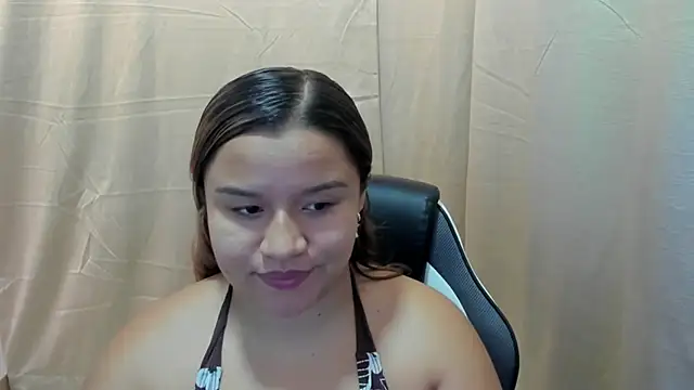 ElaBourn  online show from 05-08-26, 03:49