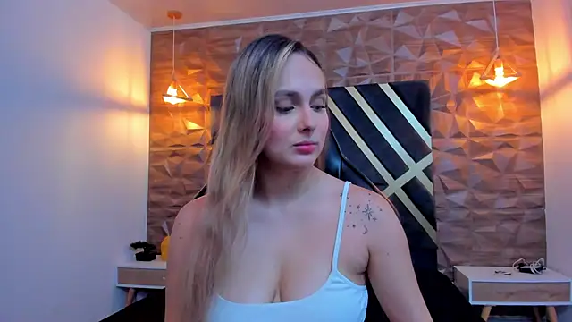 Snapshot of Emmaa_white_ chatting on 10-09-25, 05:13 Emmaa white online show from 10-09-25, 05:13