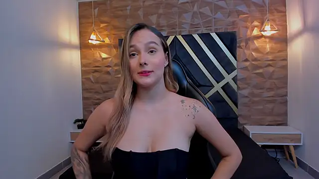 Snapshot of Emmaa_white_ chatting on 11-08-25, 05:16 Emmaa white online show from 11-08-25, 05:16