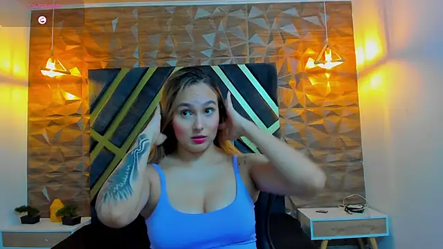 Snapshot of Emmaa_white_ chatting on 10-14-25, 05:02 Emmaa white online show from 10-14-25, 05:02