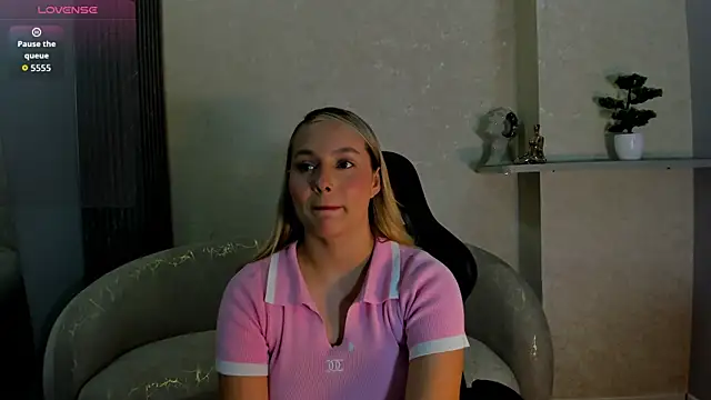 Emmaa white  online show from 06-12-26, 05:32