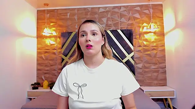 Emmaa white  online show from 03-28-26, 05:14