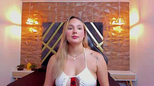 Emmaa white  online show from 04-22-26, 05:20