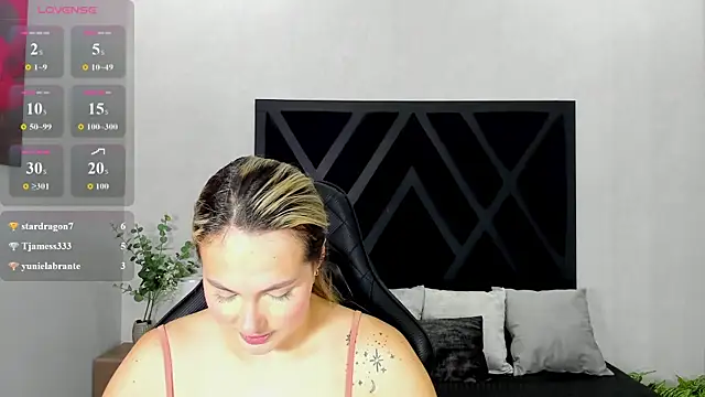 Emmaa white  online show from 07-16-26, 05:32