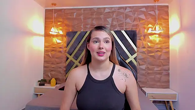 Emmaa white  online show from 04-13-26, 05:17