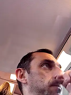 hotmen83 online show from 03-25-26, 12:37