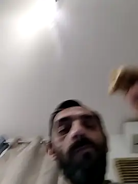 hotmen83 online show from 10-28-25, 08:52