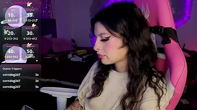 larah uwu online show from 03-24-26, 09:04