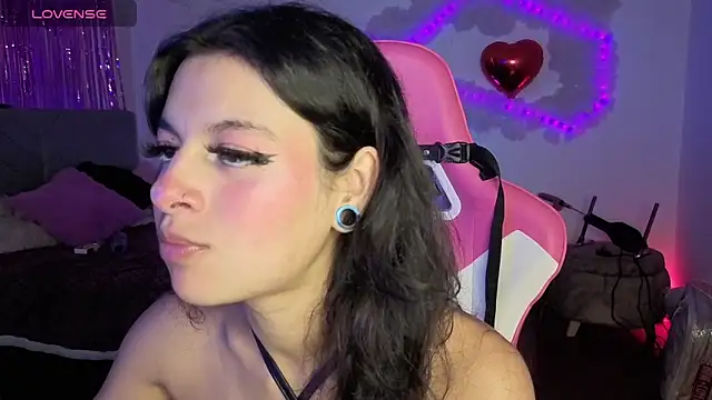 larah uwu online show from 02-20-26, 07:49