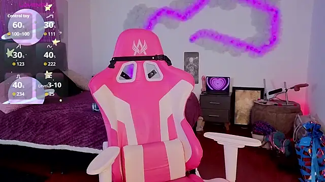 larah uwu online show from 03-14-26, 09:21