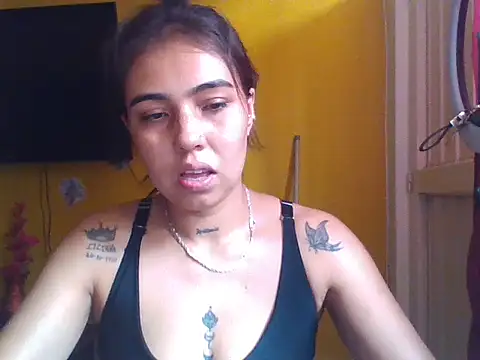 EmmaSplycer02 online show from 04-28-26, 06:45