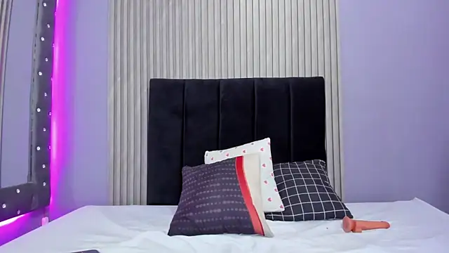 Sex samantha online show from 11-24-25, 01:11