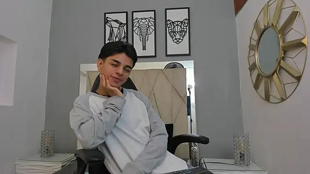 Snapshot of owen__johnson chatting on 09-18-25, 11:24 owen johnson online show from 09-18-25, 11:24