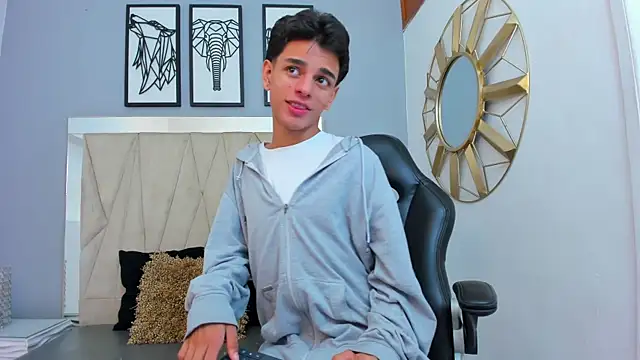Snapshot of owen__johnson chatting on 09-15-25, 11:43 owen johnson online show from 09-15-25, 11:43