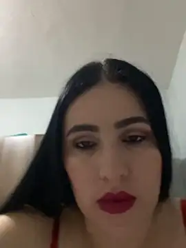 Snapshot of IvettSt_ chatting on 06-14-26, 04:25 IvettSt online show from 06-14-26, 04:25