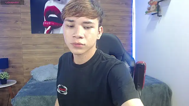 nathanclay online show from 04-11-26, 04:09