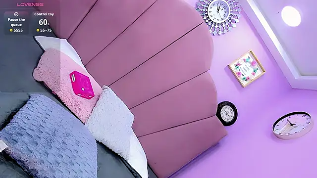 Babyuriel211 online show from 11-13-25, 05:22