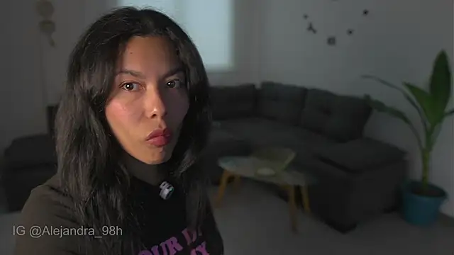 kyria 1 online show from 10-20-25, 10:32