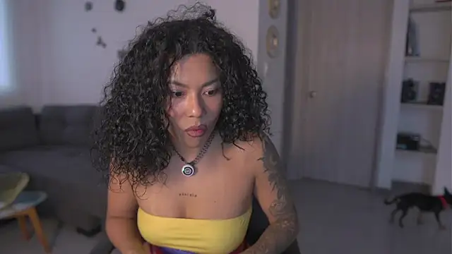 Snapshot of kyria_1 chatting on 05-25-26, 10:52 kyria 1 online show from 05-25-26, 10:52