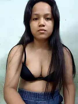 Snapshot of BabySweet-18 chatting on 06-24-26, 01:43 BabySweet-18 online show from 06-24-26, 01:43