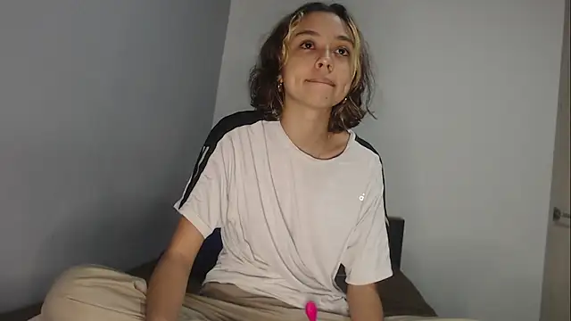 brisazanes online show from 11-16-25, 02:05