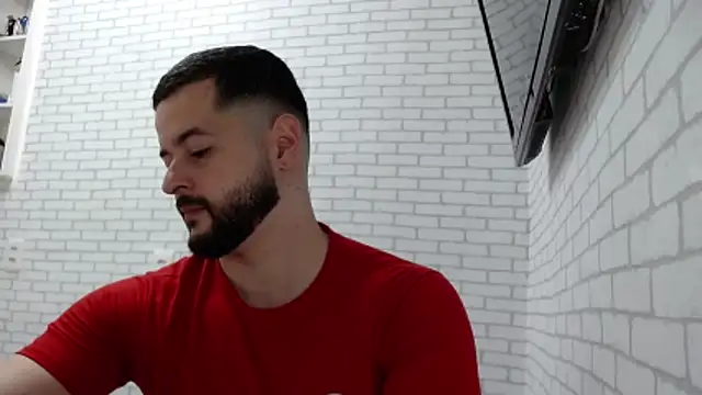 Snapshot of BombeiroHotx chatting on 11-05-25, 12:58 BombeiroHotx online show from 11-05-25, 12:58