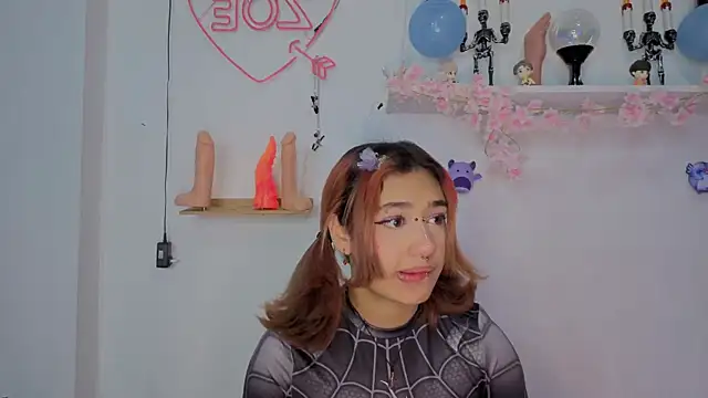 zoelight18 online show from 10-24-25, 10:03