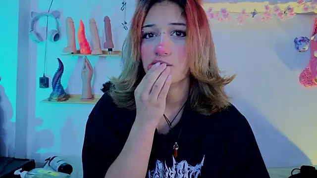 zoelight18 online show from 12-14-25, 07:41