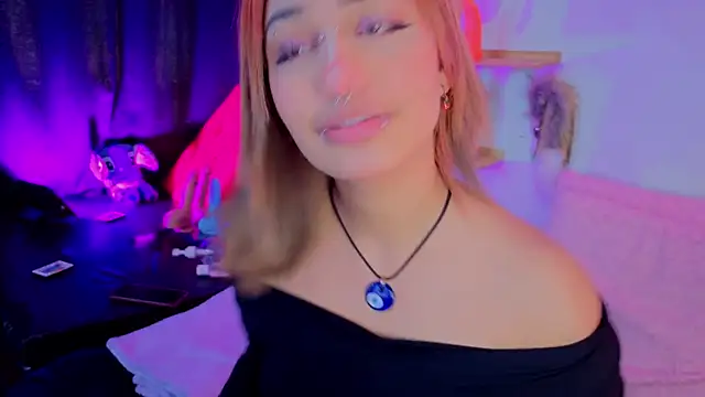 zoelight18 online show from 11-22-25, 05:12