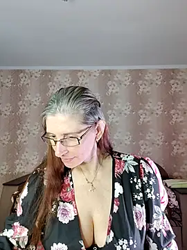CandiCole online show from 05-06-26, 10:19