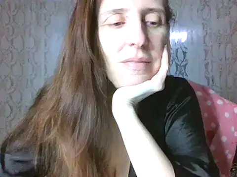 CandiCole online show from 12-18-25, 05:56