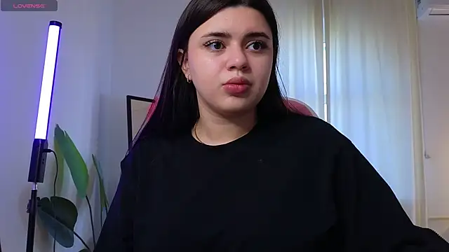 courtneyk  online show from 10-03-25, 01:23