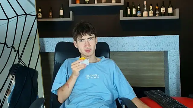  DantFox  online show from 11-05-25, 08:56