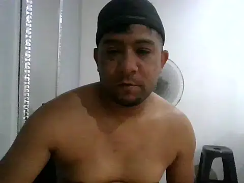 Snapshot of HRPEN chatting on 12-17-25, 04:34 HRPEN online show from 12-17-25, 04:34