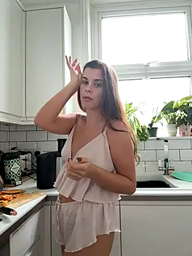 Snapshot of AlitaNova chatting on 10-07-25, 11:00 AlitaNova online show from 10-07-25, 11:00