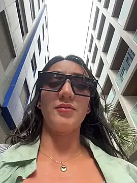 Ninabigtitied online show from 11-27-25, 01:22